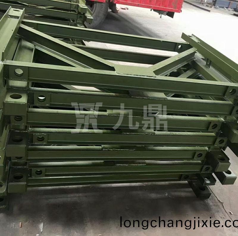 貝(bei)雷(lei)片(pian)在施(shi)工過(guo)程(cheng)中(zhong)可(ke)以(yi)加固(gu)橋(qiao)體