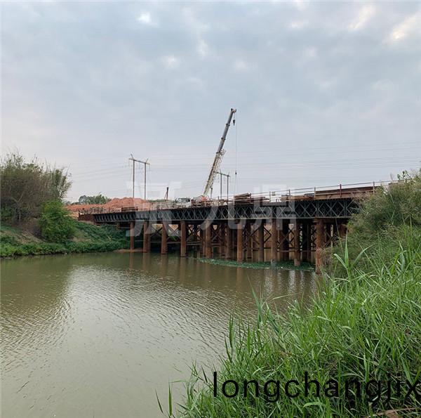 上承(cheng)式8米(mi)寬鋼便橋(qiao)