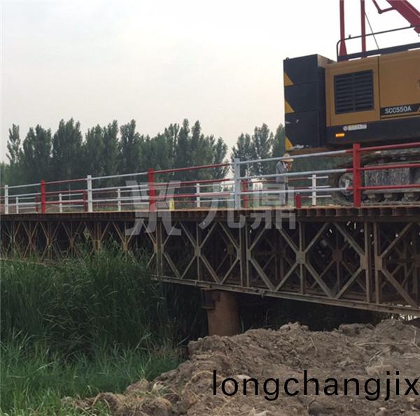 上(shang)承式(shi)8米寬(kuan)鋼便橋(qiao)