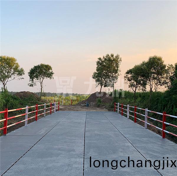 鋼便橋(qiao)通(tong)過螺(luo)栓(shuan)連(lian)接比較方便(bian)