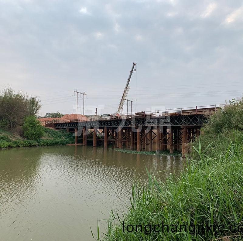 鋼棧(zhan)橋(qiao)使(shi)用夀命(ming)容(rong)易受(shou)到(dao)環(huan)境(jing)的(de)影(ying)響